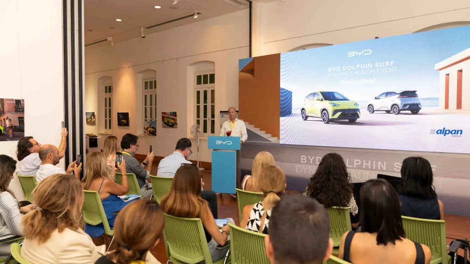 Η BYD παρουσίασε το νέο αμιγώς ηλεκτρικό DOLPHIN SURF