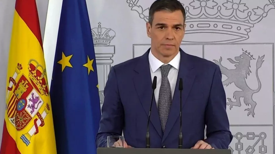 «Δεν παραιτούμαι» δήλωσε ο Σάντσεθ και παρουσίασε σχέδιο 15 σημείων για την αντιμετώπιση της διαφθοράς