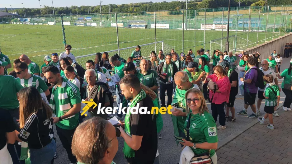 (Βίντεο/Φώτος kerkida) Έφτασαν με... "Σια λα λα λα...Άρης ολέ"