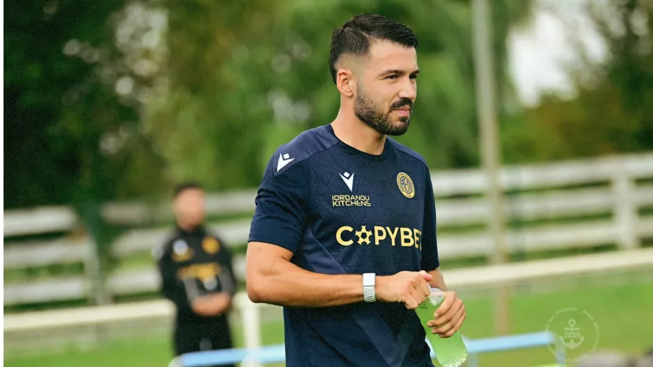Ξανά...συστήθηκε με εντυπωσιακό τρόπο