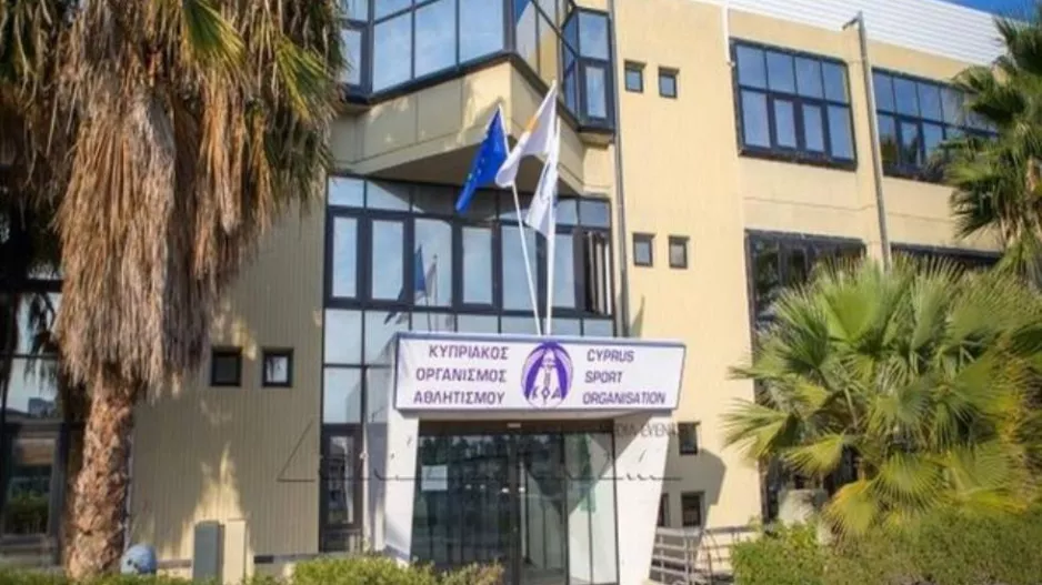 "Δεν είναι εφικτές τροποποιήσεις στον τρόπο έκδοσης της κάρτας φιλάθλου λόγω της νομοθεσίας"