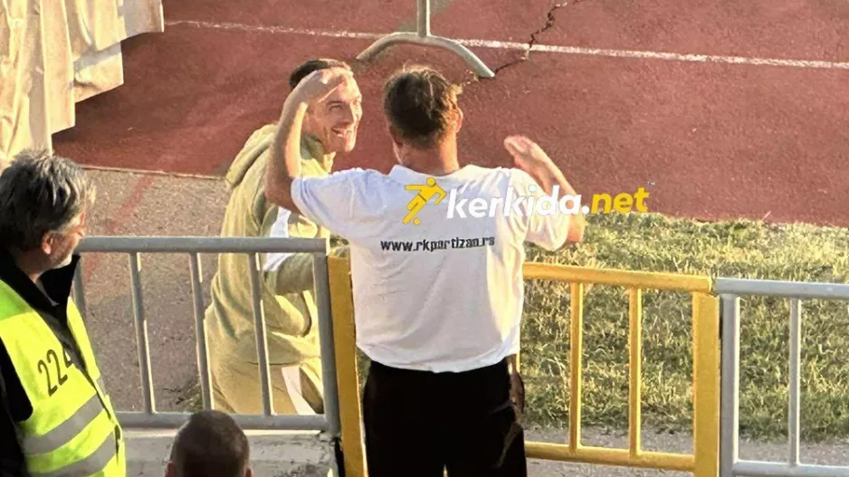 Αγκαλιές και χαμόγελα