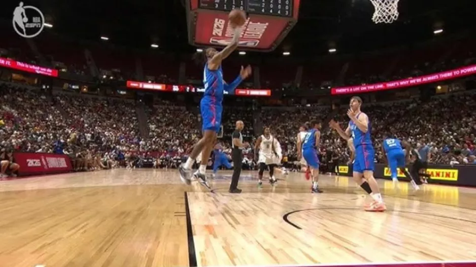 Έβαλε το πρώτο του καλάθι στο NBA σε λάθος μπασκέτα! (βίντεο)
