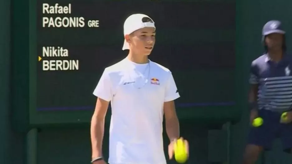 Στον μεγάλο τελικό του Wimbledon U14 ο Παγώνης!