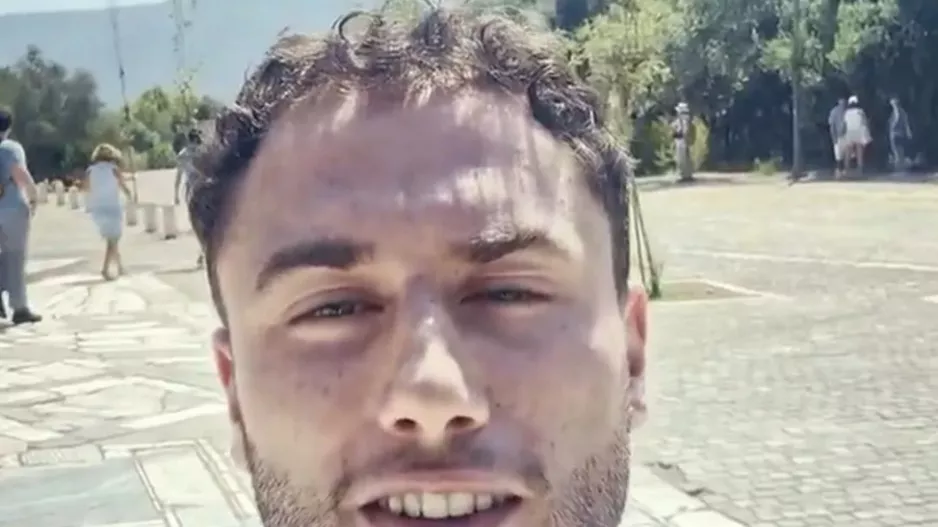 Κάλεσμα στον κόσμο από Καλάμπρια μπροστά από την Ακρόπολη