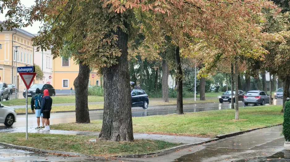 Δυνατή βροχόπτωση στο Κλάγκενφουρτ (ΒΙΝΤΕΟ Kerkida)
