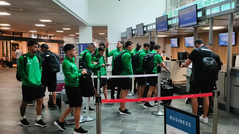 (Φώτος Kerkida) Check in… για Κύπρο 