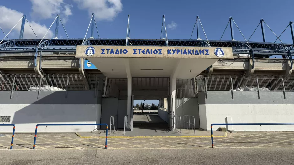 ΠΡΩΤΟ... (στο γήπεδο)