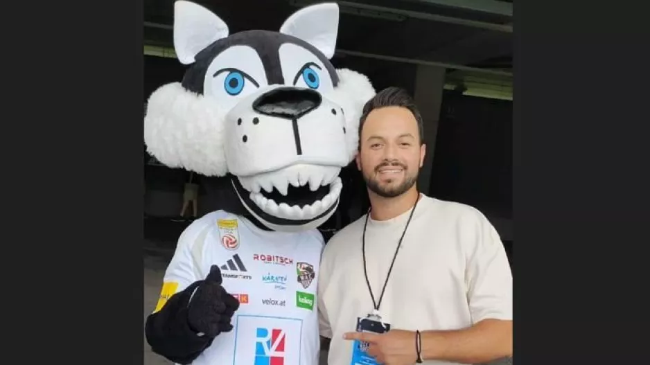 Κυπριανός με...Wolfi!