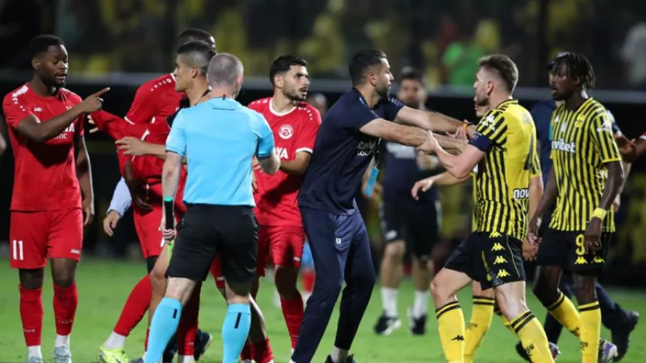 Ένταση και αποδοκιμασίες μετά τον αποκλεισμό του Άρη