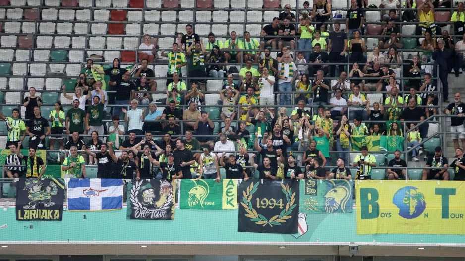 (Φώτος) Ο κόσμος της ΑΕΚ 