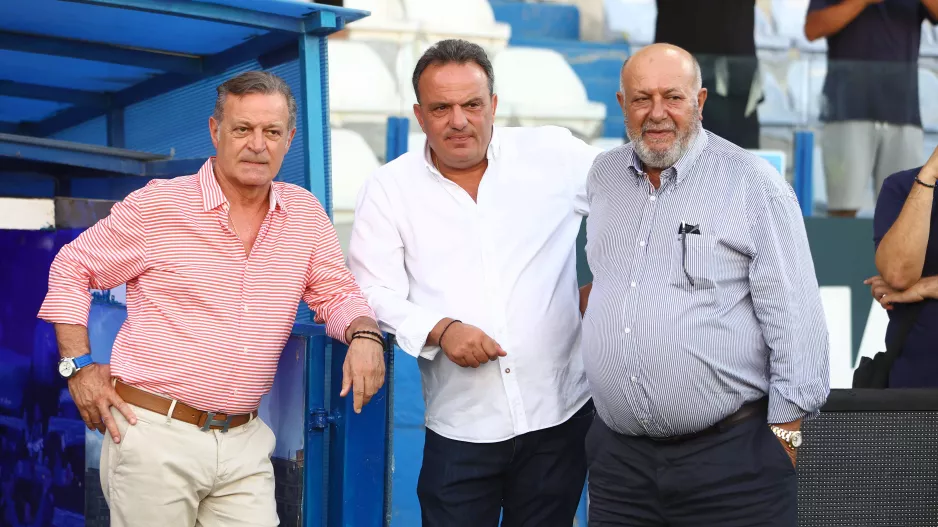 Πάντα φίλοι...
