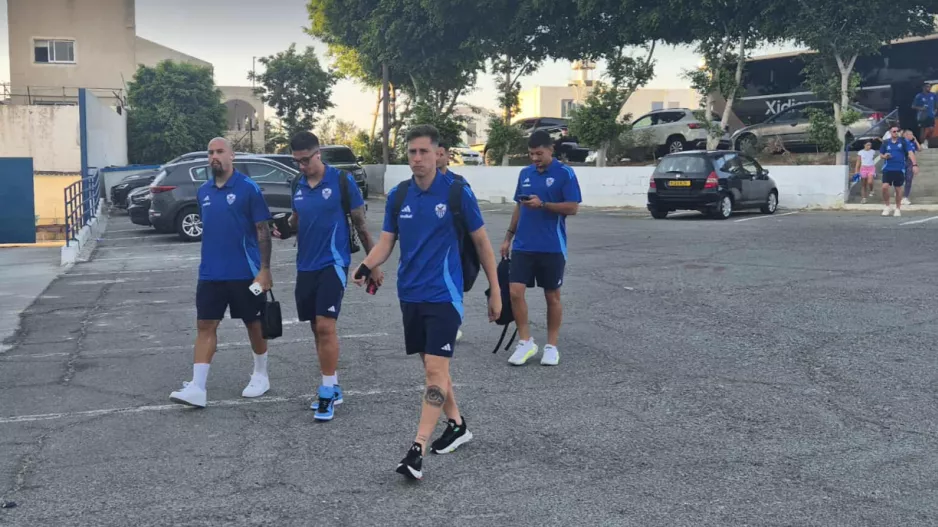 (ΦΩΤΟΡΕΠΟΡΤΑΖ) Η άφιξη της Ανόρθωσης 