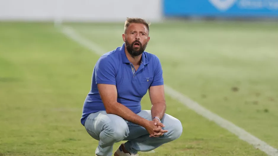 Ψάχνει... ο Γκόμεθ