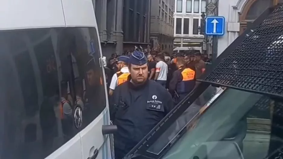 Αφέθηκαν ελεύθεροι οι οπαδοί της ΑΕΚ που είχαν προσαχθεί στις Βρυξέλλες