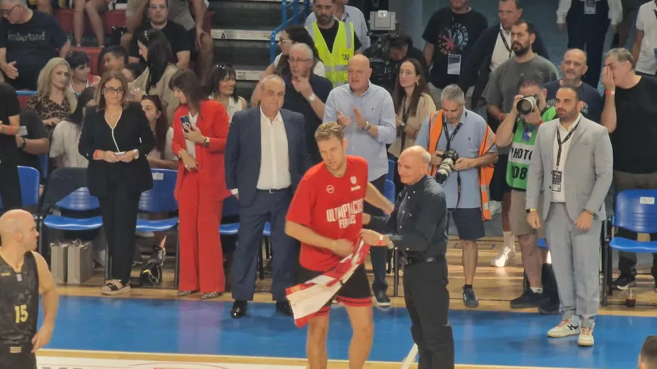 Ξεχωριστή κίνηση από Σάσα Βεζένκοφ 