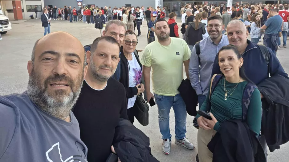 Μαζική παρουσία/Εθνική