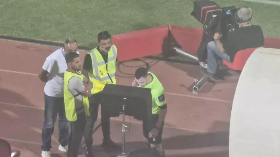 Πέναλτι, on field review και… άκυρο!