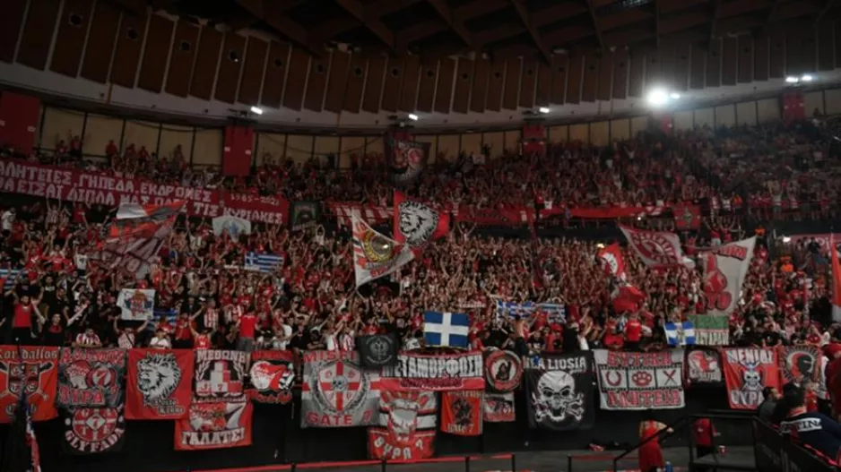 «Ερυθρόλευκη» φρενίτιδα: Sold out το ντέρμπι με Παναθηναϊκό στην Ευρωλίγκα έξι μήνες πριν τη διεξαγωγή του