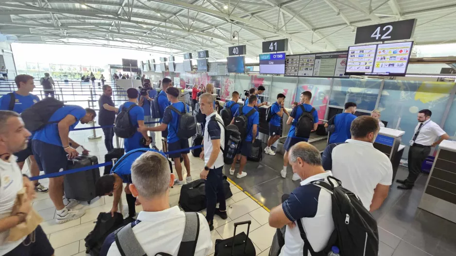 Άφιξη αποστολής στο αεροδρόμιο (ΒΙΝΤΕΟ Kerkida/φώτος)