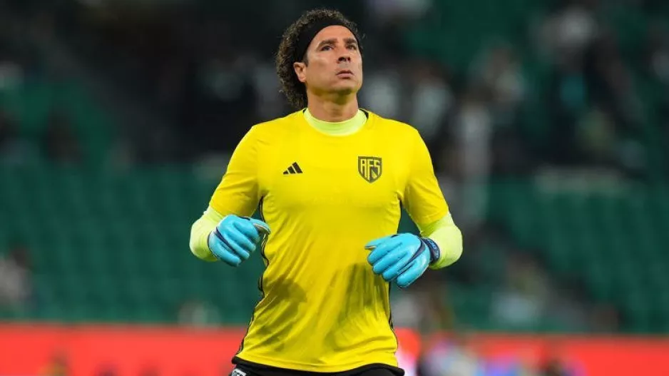 Guillermo Ochoa ο αντί-Μπράγκα