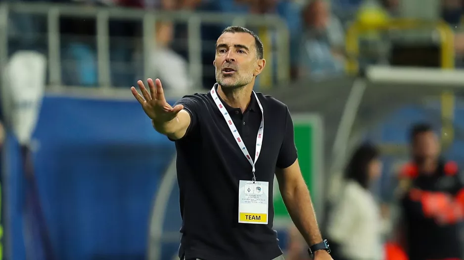 Καρσέδο-Απόλλων (8-2-0) 