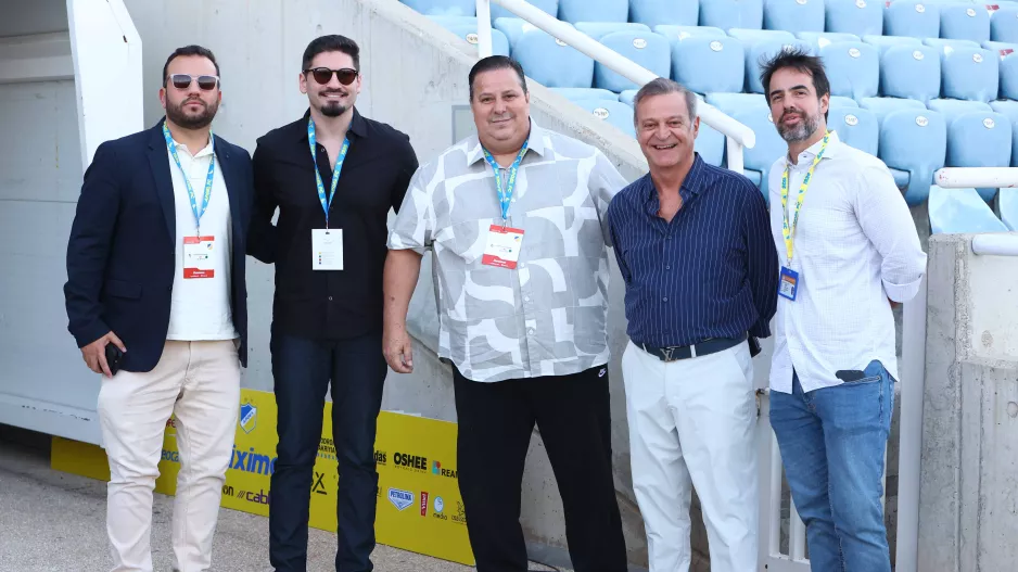 Με... μεγάλη "παρέα" ο Πρόδρομος Πετρίδης (φώτος)
