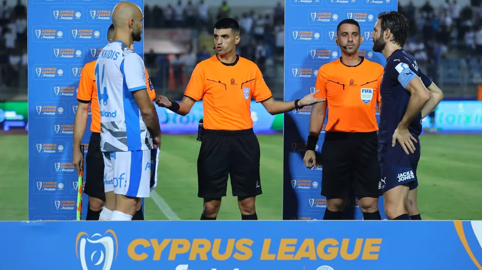 3+3 κόκκινες και 12 κίτρινες!