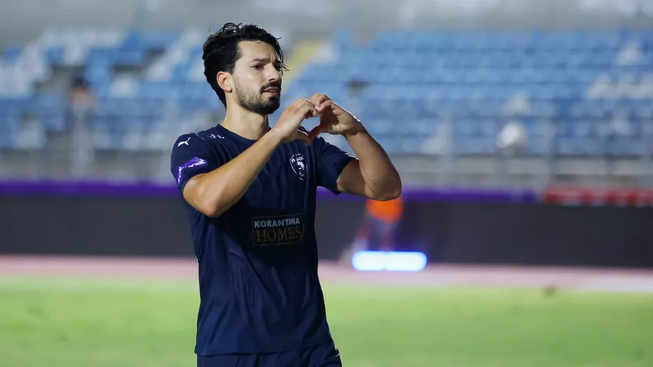 Πέπε (14-2) 