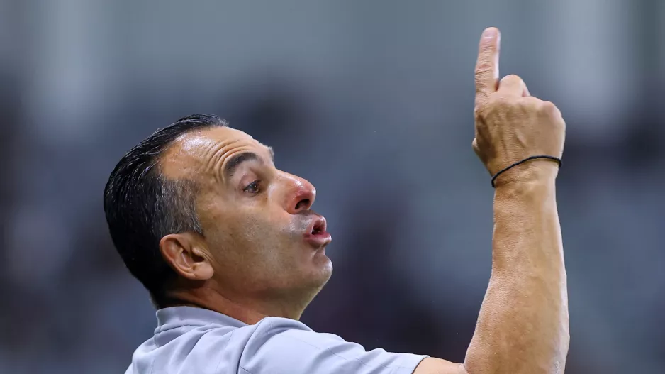 Είπε για ένα... σατανά που είναι ανάμεσά μας