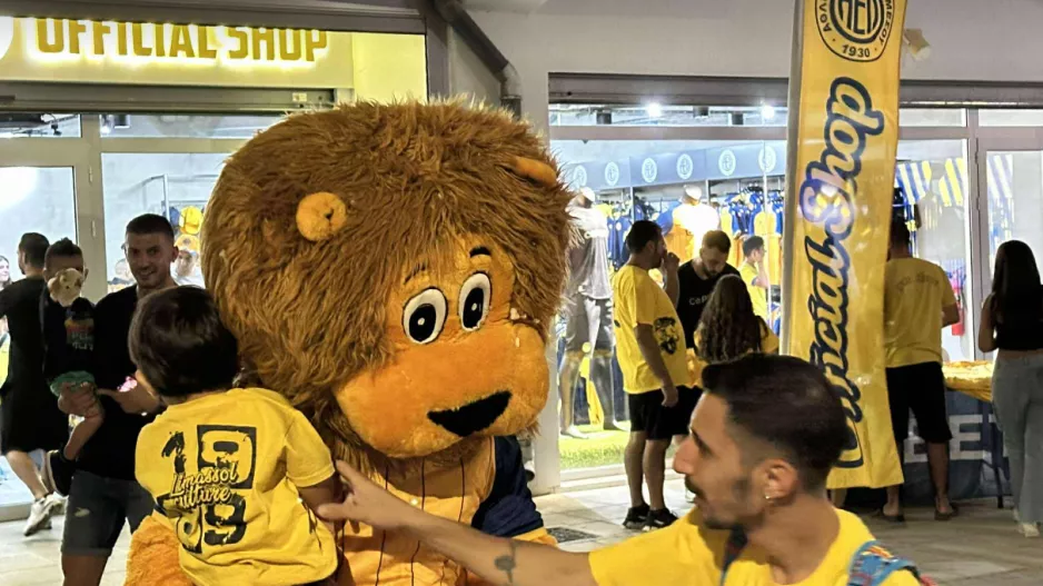 Ασταμάτητα κλικς με τον Λέοντα 