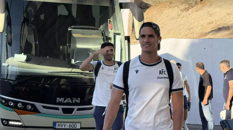 (ΦΩΤΟΣ Kerkida) H άφιξη του ΑΠΟΕΛ 