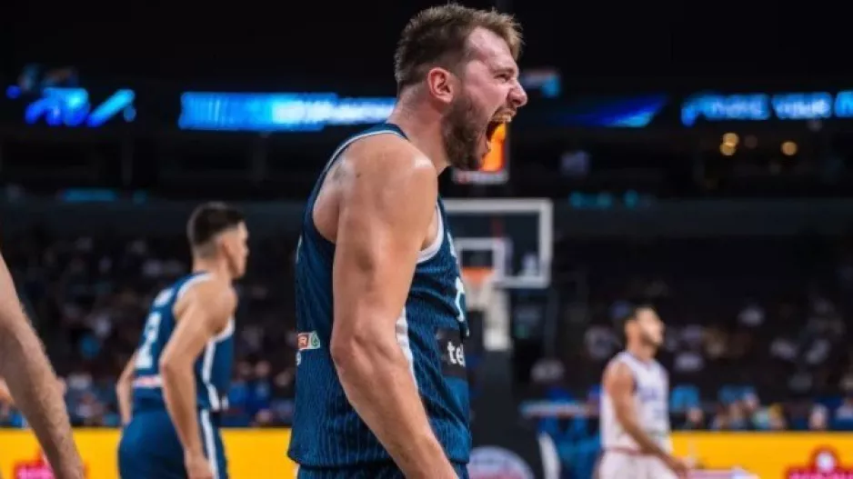 Ιταλία - Σλοβενία 77-84: Ο φοβερός και τρομερός Λούκα Ντόντσιτς την έστειλε στα προημιτελικά!