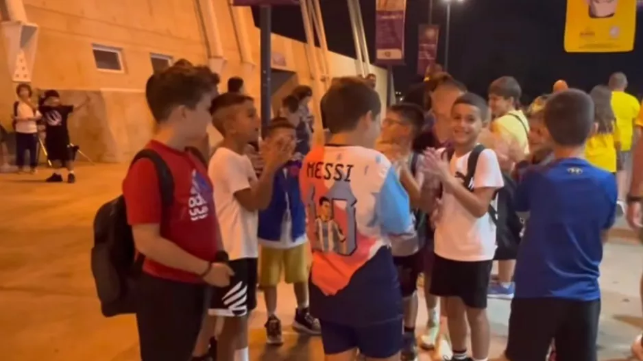 Οι μικροί...το νιώθουν και τραγουδούν: "Κύπρος - Κύπρος"! (Βίντεο Kerkida)