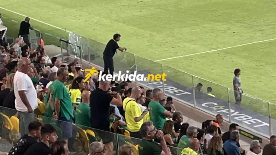 Ιντιάκεθ/Στην κερκίδα και... πάνω απ' τον πάγκο!
