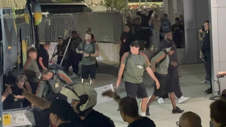 Η άφιξη της Μπάγερν στο "Αλφαμέγα" (Φώτος/Βίντεο Kerkida)