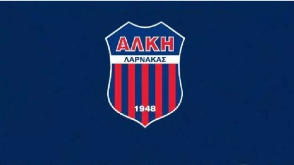 Το τεχνικό επιτελείο και οι ποδοσφαιριστές της ''Αθάνατης''