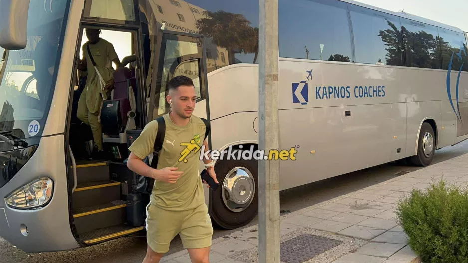 Όλοι μαζί του... 