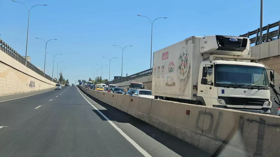 (ΒΙΝΤΕΟ Kerkida/φώτος-UPD) Σχηματίστηκαν ουρές χιλιομέτρων στον αυτοκινητόδρομο Λεμεσού λόγω του φόνου