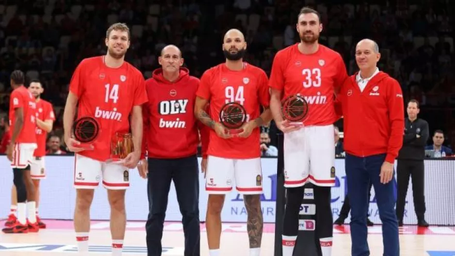 Βράβευσε τους Βεζένκοφ, Mιλουτίνοφ και Φουρνιέ ο Ολυμπιακός