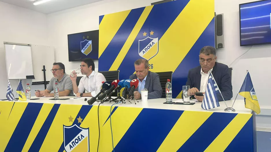 F8/Όχι ονόματα