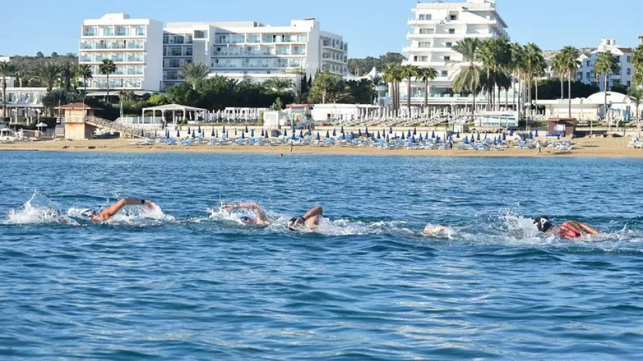 Τριπλή δράση κολύμβησης στον Πρωταρά