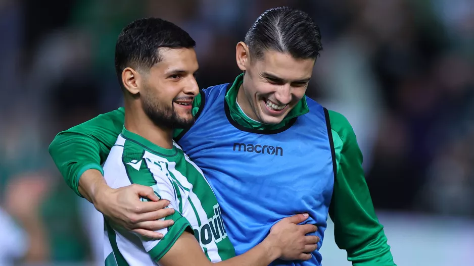 Δεν... φεύγουν τα χαμόγελα!