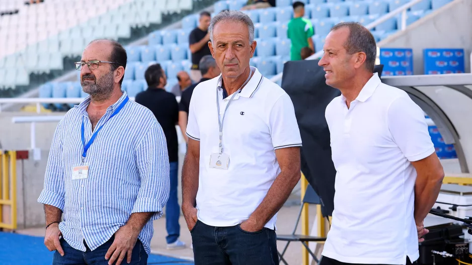 Από κοντά... η τριάδα