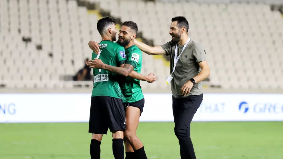 Mε Πετράκη και Σάλι η προηγούμενη...