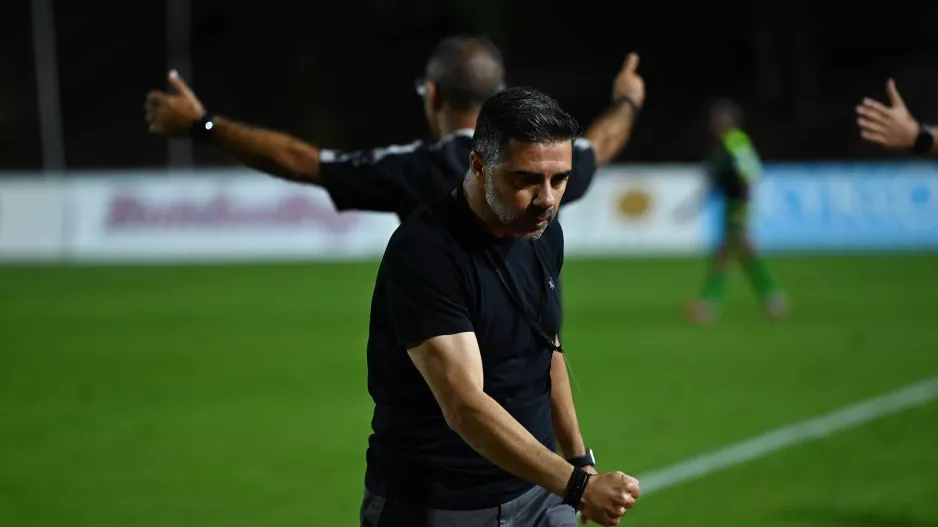 Μπουστάρισμα...