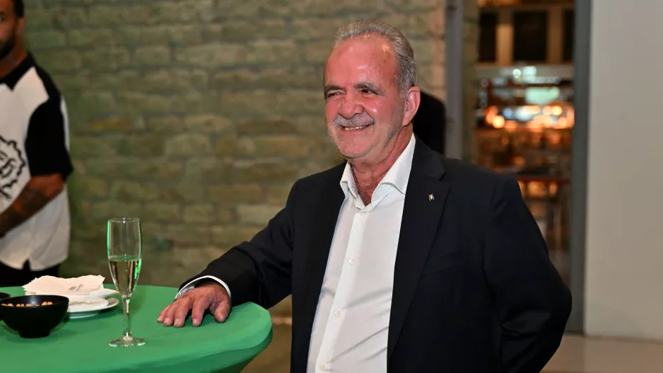 Χαμογελαστός ο Κυριάκος!