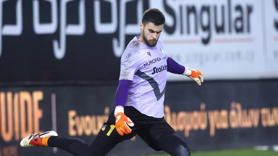 Τρίτο clean sheet και πάει ο Περέιρα 