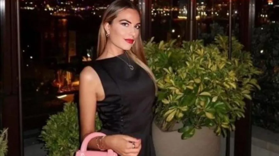 Επιχειρηματίας σκότωσε τη σύντροφό του ενώ φώναζε από το μπαλκόνι «βοήθεια» σε αστυνομικούς