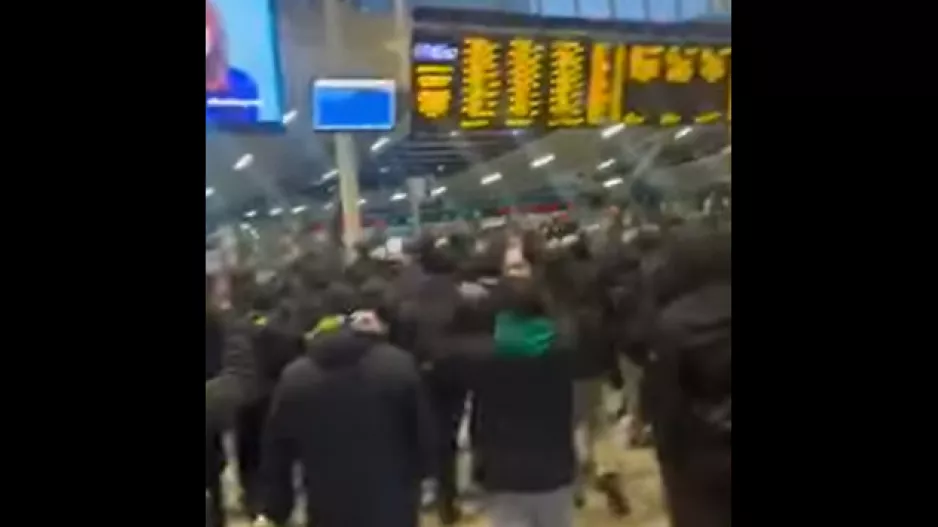 (Βίντεο Kerkida) Έκαναν την Αγλλία... ΑΡΕΝΑ οι ΑΕΚτζήδες που θέλουν "διπλό"!